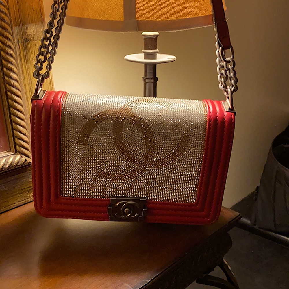 Classy Chanel bag very high quality.